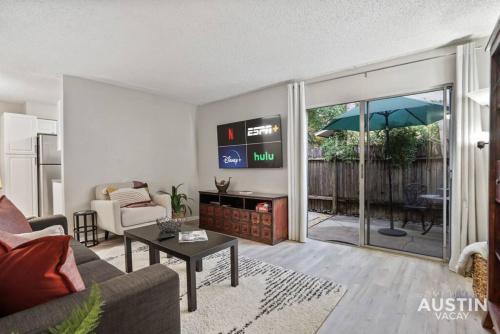 Stunning S Lamar Apt Walk to Music, Bars, and Food in Austin, USA
