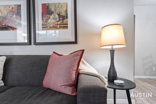 Stunning S Lamar Apt Walk to Music, Bars, and Food in Austin, USA