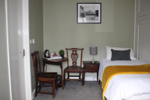 Charney Manor - image 14