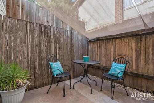 Stunning S Lamar Condo Near Top Bars and Dining in Austin, USA
