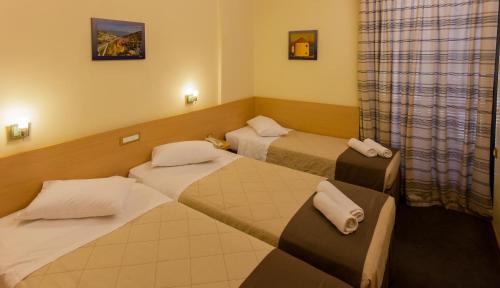 Acropolis View Hotel - image 3