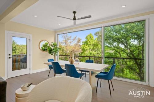 Stunning Two Living Rooms and 3-Room Primary Suite in Austin, USA