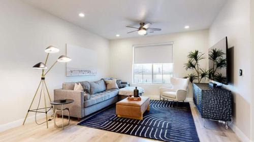 Blue Sky townhouse, Washington