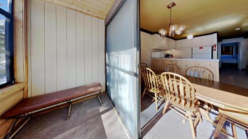 Two Bedroom Units at 1849 Condos with 3 Hot Tubs & Slopeside - image 7