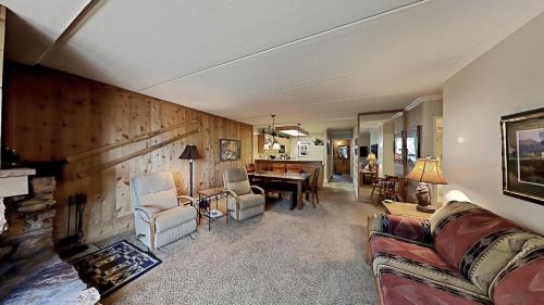 Two Bedroom Units at 1849 Condos with 3 Hot Tubs & Slopeside - image 5