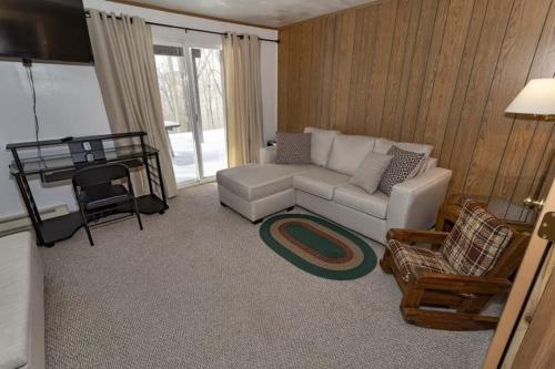 Seven Springs - Swiss Mountain 3 Bedroom Standard Condo, Near Golf Course condo