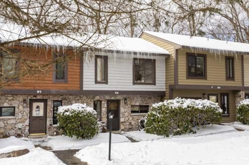 Seven Springs - Swiss Mountain 3 Bedroom Standard Condo, Near Golf Course condo