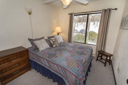 Seven Springs - Swiss Mountain 3 Bedroom Standard Condo, Near Golf Course condo