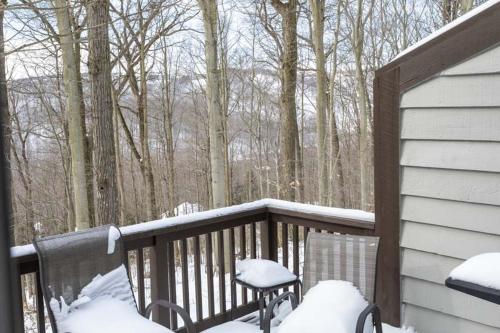 Seven Springs - Swiss Mountain 3 Bedroom Standard Condo, Near Golf Course condo