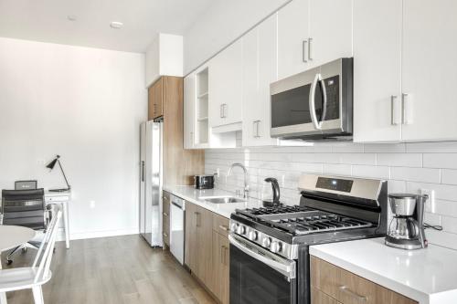 Silverlake 1br w wd roof nr 5 10 freeways LAX-977 in Los Angeles, USA