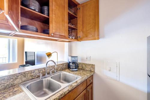 Sherman Oaks 1BR w Gym Pool nr Ventura Blvd LAX-461, Los Angeles (fotografie 6)