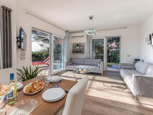 Holiday Home Villa Marzia Mare & Golf by Interhome in Punta Ala