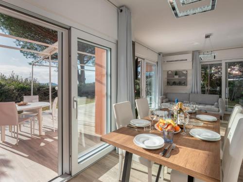 Holiday Home Villa Marzia Mare & Golf by Interhome in Punta Ala
