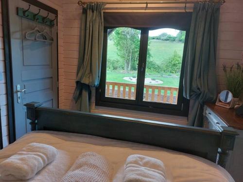 The Malvern Hills, Courtyard Cabins,Tom Cabin