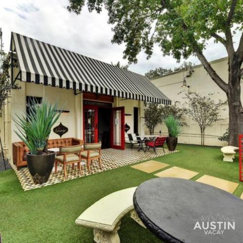Amenity Heavy Serene Apt in Convenient Location in Austin, USA