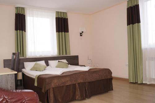 Mini-Hotel Ilma Stop at Mini-Hotel Ilma to discover the wonders of Petrozavodsk. The hotel offers a wide range of amenities and perks to ensure you have a great time. Service-minded staff will welcome and guide you a
