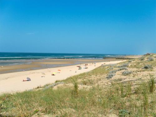 Holiday Home Le Belon by Interhome in 博恩地區聖於連