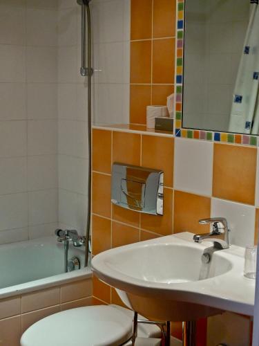 Hotel des Marquisats Room Type - Twin Room - Forest Side