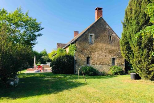 Beautiful country house 1 hr 45 min from Paris