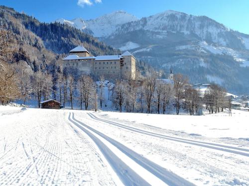 Apartment Das Georgen- Kitzsteinhorn by Interhome