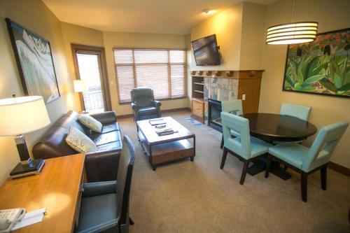 One-Bedroom Apartment room in Fully Equipped in the Heart of Canyons Village