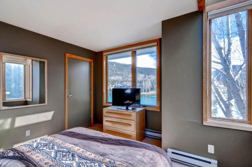 Three-Bedroom Apartment image 10