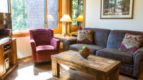 Ski Trails 4042, Truckee