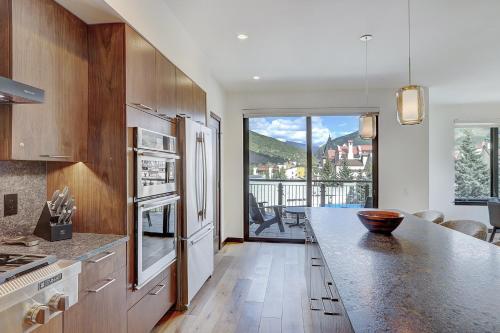 The Lion Vail- 4 BR Modern Mountain Luxury