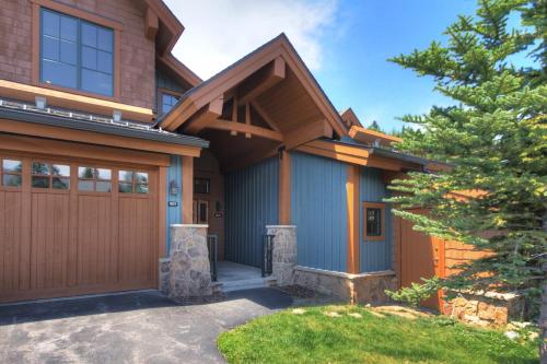 Two-Bedroom House image 10
