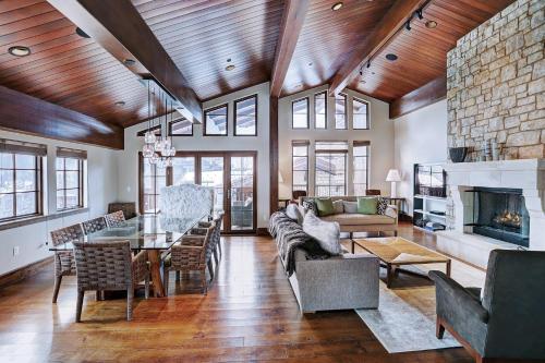 Gorgeous 5 Bedroom Private Chalet in Vail Village in Vail, USA