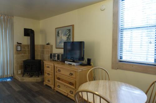 3159 Aspen Grove - image 5