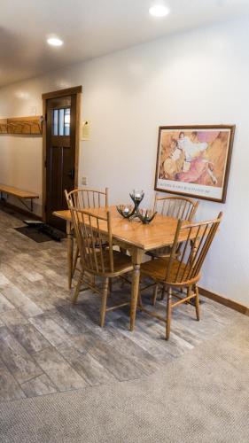 Ski Trails 4015 - image 4