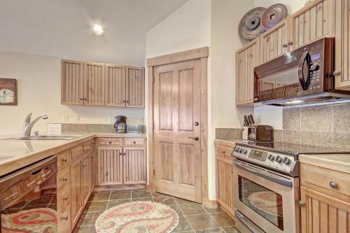 Bright Scenic 2Br - 7ppl Steps to Ski Lifts Main Street, Breckenridge (foto 9)