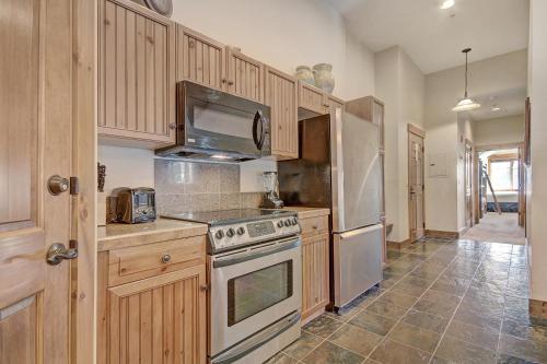 Bright Scenic 2Br - 7ppl Steps to Ski Lifts Main Street, Breckenridge (foto 11)
