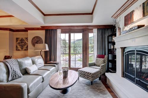 Ritz Carlton Residence Spacious with Valley Views in Vail, USA