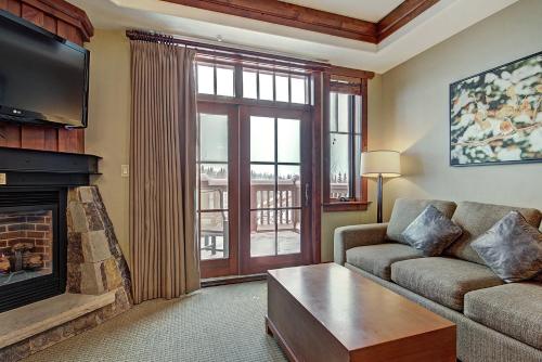 One Ski Hill Place S8103 in Breckenridge, USA