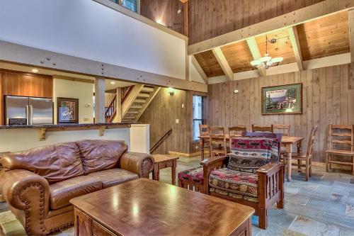 511 Pine Grove - main image