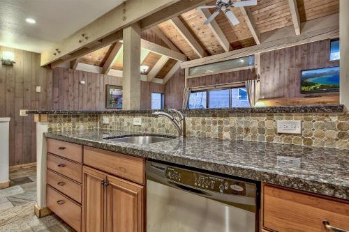 511 Pine Grove - image 9