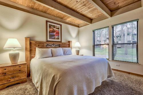 511 Pine Grove - image 13