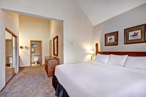 River Mtn Lodge E320 - image 6