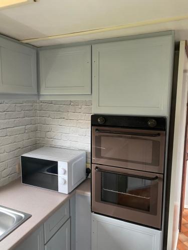 L&g caravan hire 6 BERTH CORAL BEACH LAURA FAMILYS ONLY AND LEAD PERSON MUST BE OVER 30 in Ingoldmells