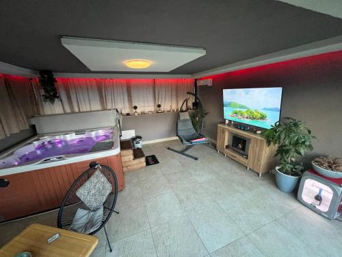 Jacuzzi Home, Oradea (fotografie 9)