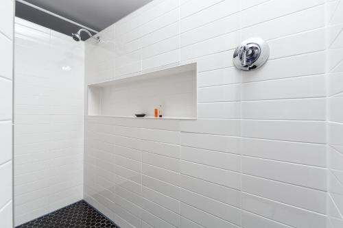 Two-Bedroom and Two-Bathroom Apartment – SJ201 image 1