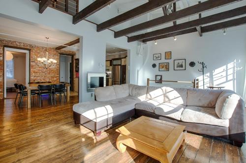 Two-Bedroom and Two-Bathroom Apartment – SJ201 image 8