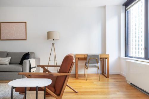 Sutton Place 2BR w Gym nr Rockefeller Plaza NYC-519, New York (photo 4)