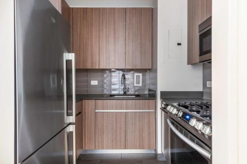 Sutton Place 2BR w Gym nr Rockefeller Plaza NYC-519, New York (photo 6)
