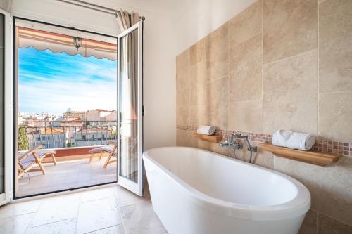 Facilities, La Fabrique a Poupees - Chambres et Appartements de charme au coeur de Menton in Menton