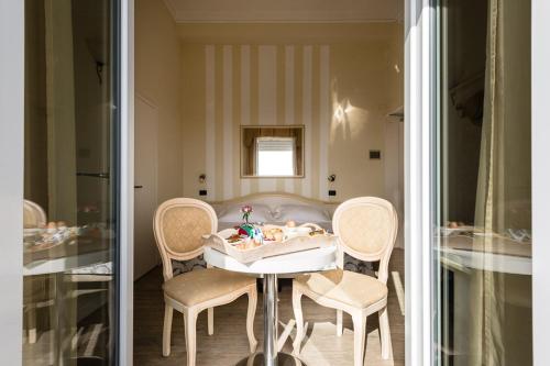 Зручності, Hotel London in Віареджо