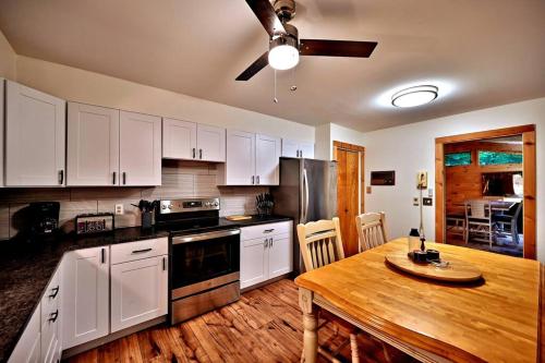 Poconos Bear Lodge in Locust Lakes Village, USA