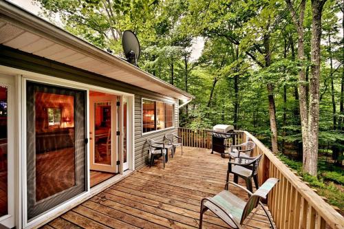 Poconos Bear Lodge in Locust Lakes Village, USA